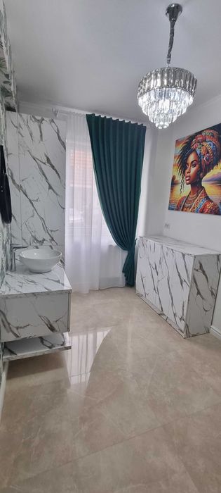 Camera de închiriat în salon nou