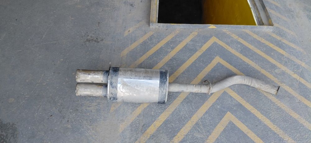 Глушитель Ауди . Вмв. Ауди универсал келе береді.