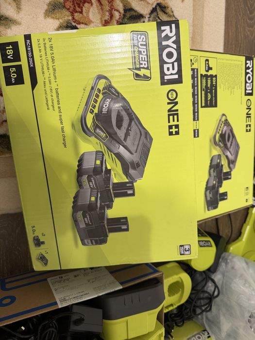 Ryob 2x acumulatori litiu+ de 5.0Ah și încărcător