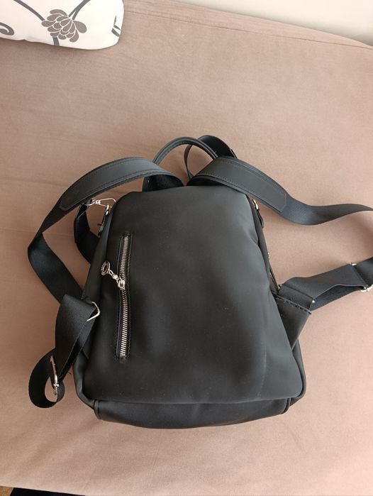 Дамска раница GUESS НОВА