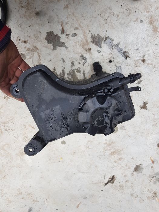 Казанче антифриз бмв е90 е91 е92