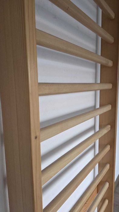 Spalier din lemn masiv