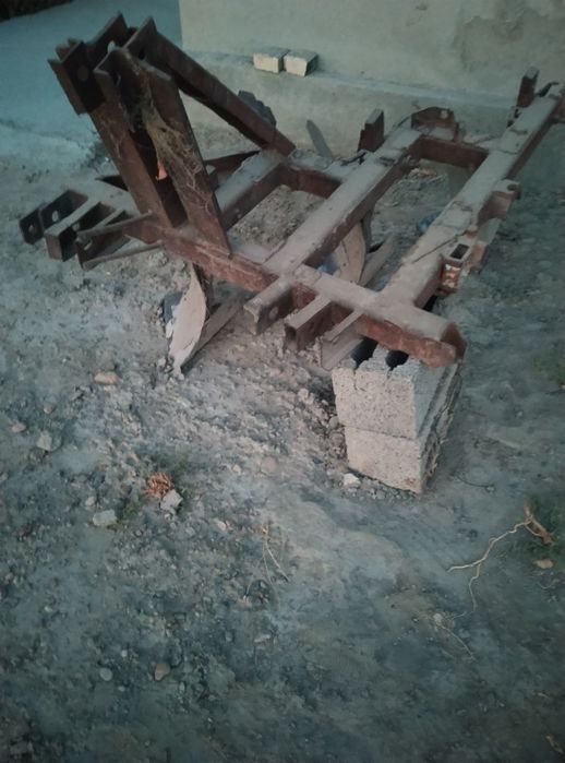 Traktor T28 sotiladi