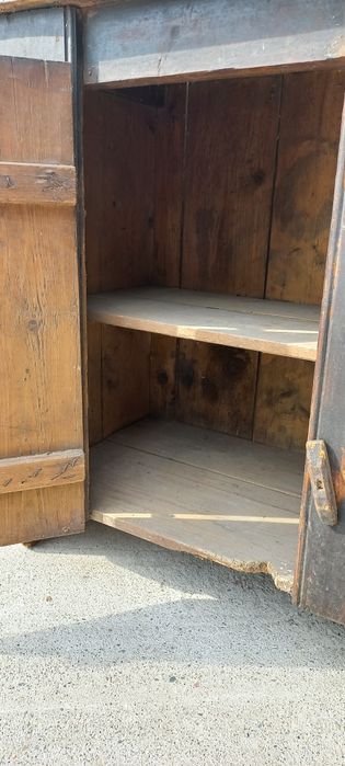 Dulap sau Servantă. Vechi de 80 de ani.