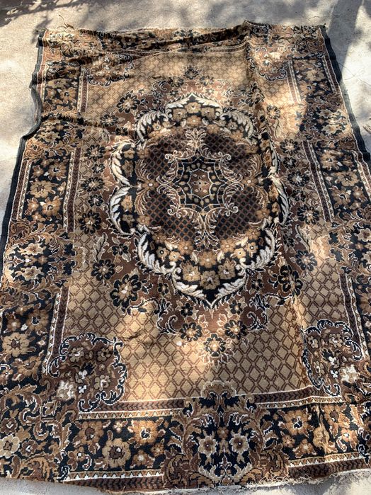 Продаётся ковёр 250*180