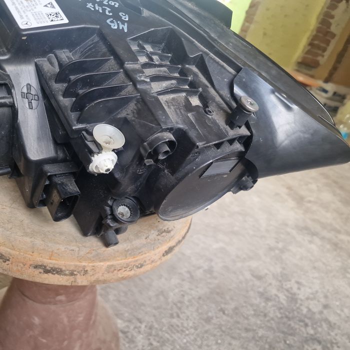 Mercedes Benz B 247 multibeam full led 2021 десен фар