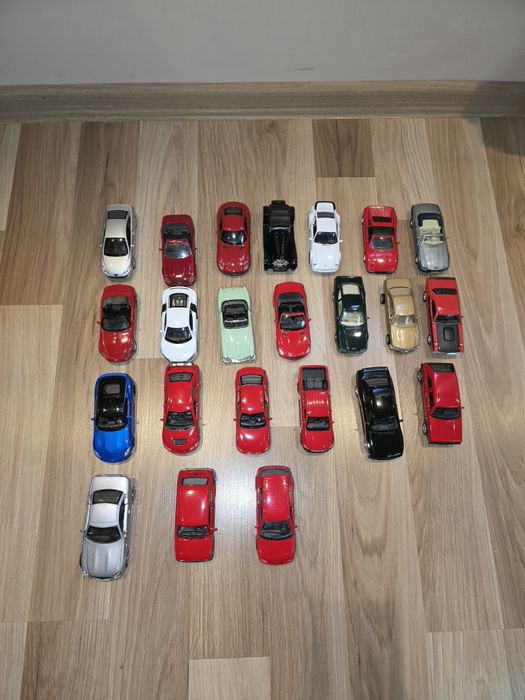 Метални колички (23 броя)