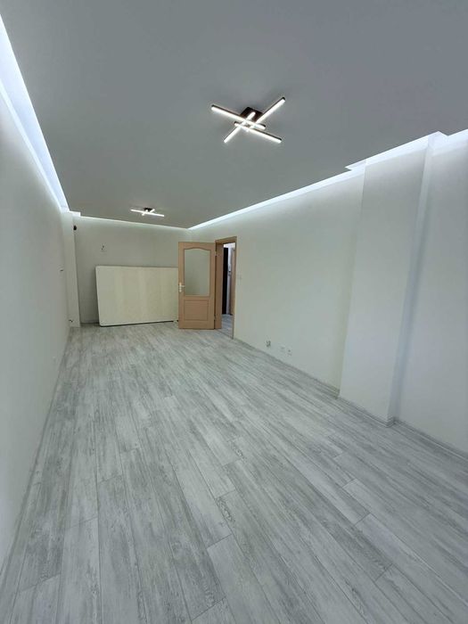 Продава се Двустаен апартамент в Пловдив, Христо Смирненски - 81 кв.м за 1963 €/кв.м - Снимка #4