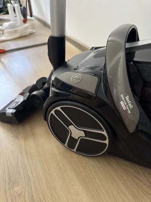 Продам пылесос tefal тихо работает