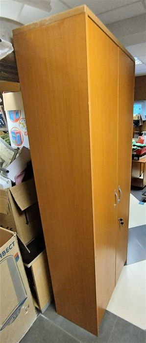 Офис шкафове - Двукрили гардероби за документи с рафтове  6 бр. череша