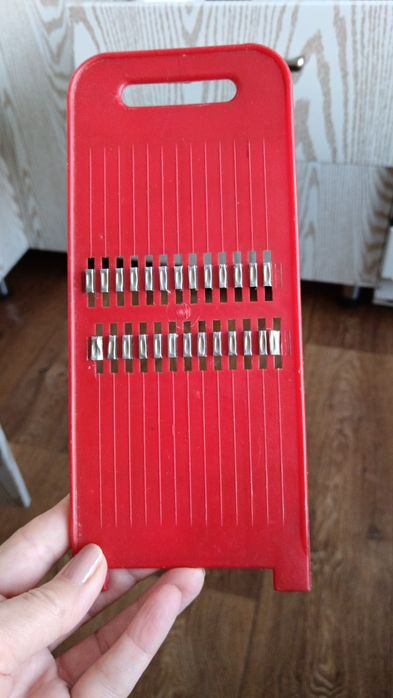 Тёрка для корейской морковки