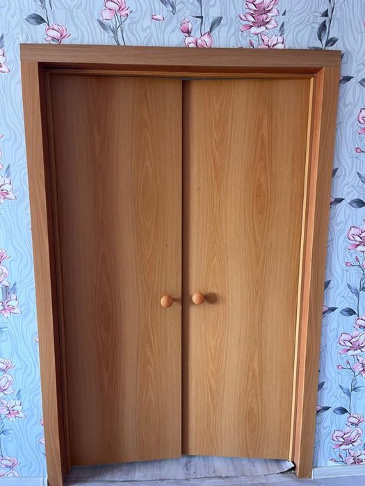 Продам двери б/у только установили
