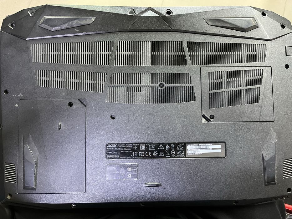 Продам Acer Nitro не включается
