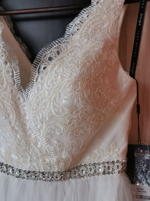 Нова булчинска рокля Unique