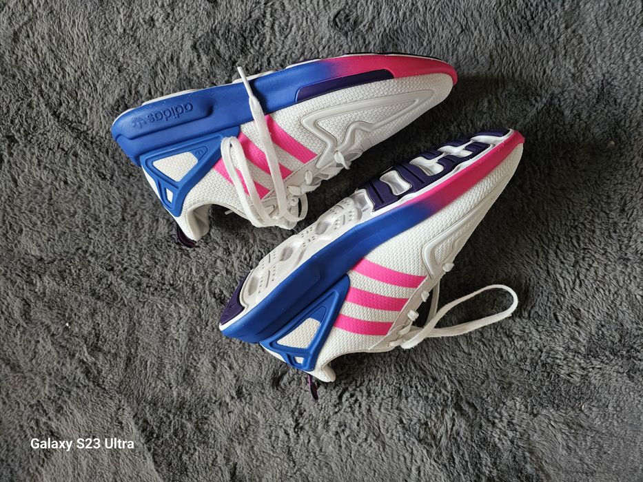 Дамски маратонки Adidas бели синьо и розово