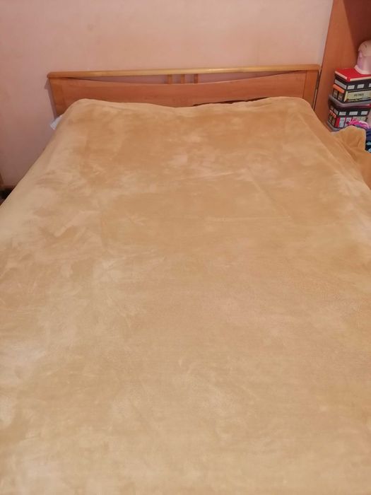 Продаётся двухспальная кровать