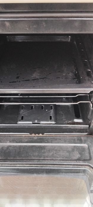 Vînd aragaz Zanussi / cuptor la gas