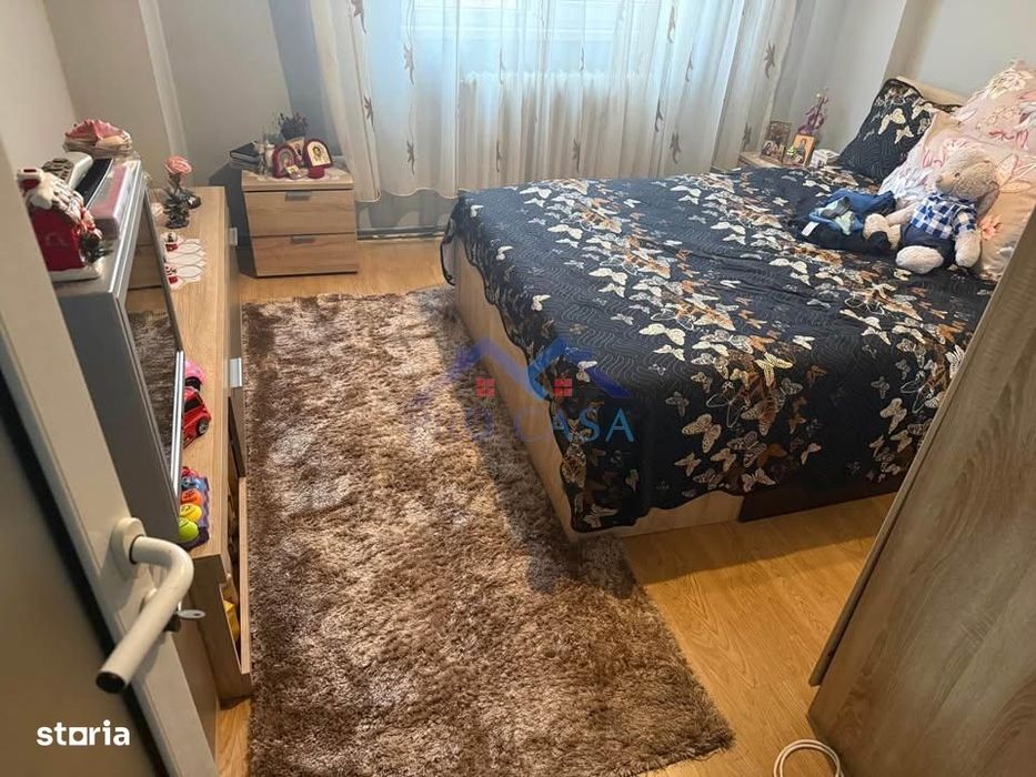 Apartament 4 camere, decomandat, Cetate, Mercur, 2 bai, 90 mp. cu balc