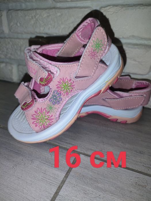 Обувь летняя на девочку