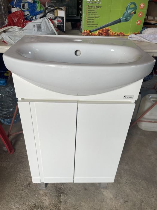 Шкаф за баня с мивка Триано