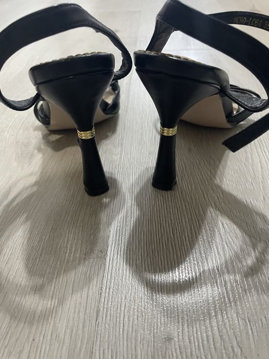 Продам туфли и босоножки 35 размера