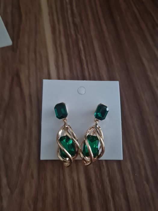 Cercei pt femei de vanzare.