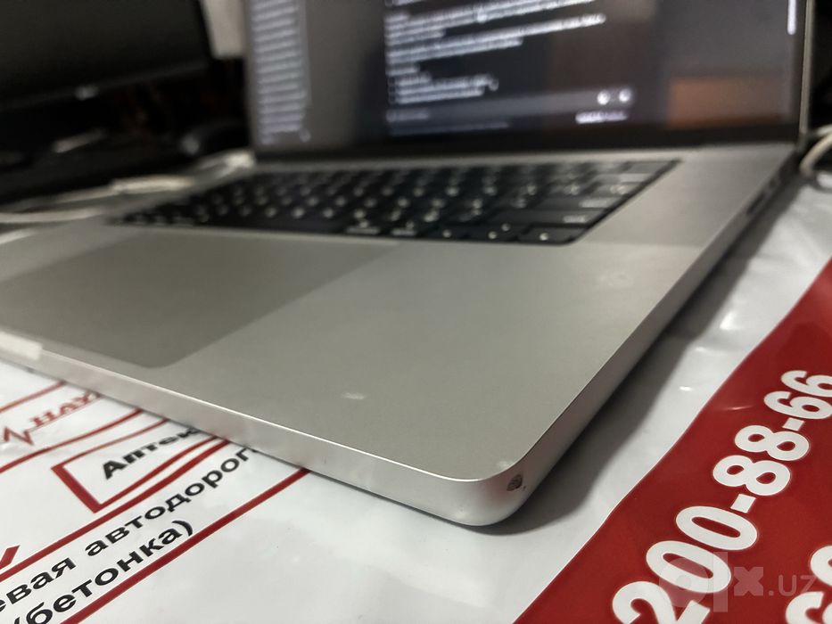 MacBook Pro 16" M1 Pro, 16 ГБ / 1 ТБ, батарея 97%