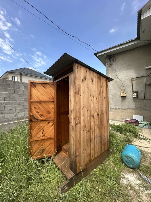 Бу уличный туалет