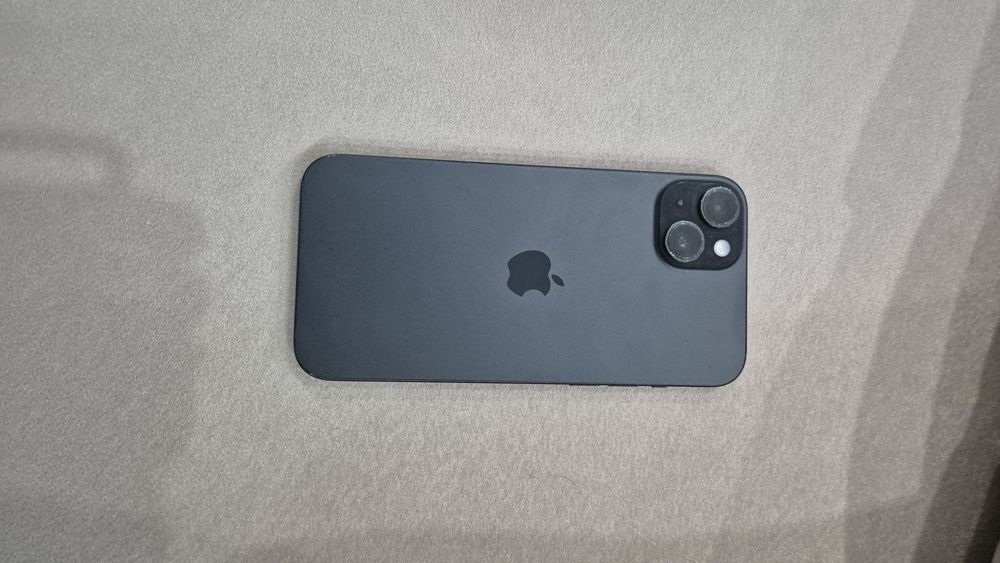 Продавам iPhone 15 plus