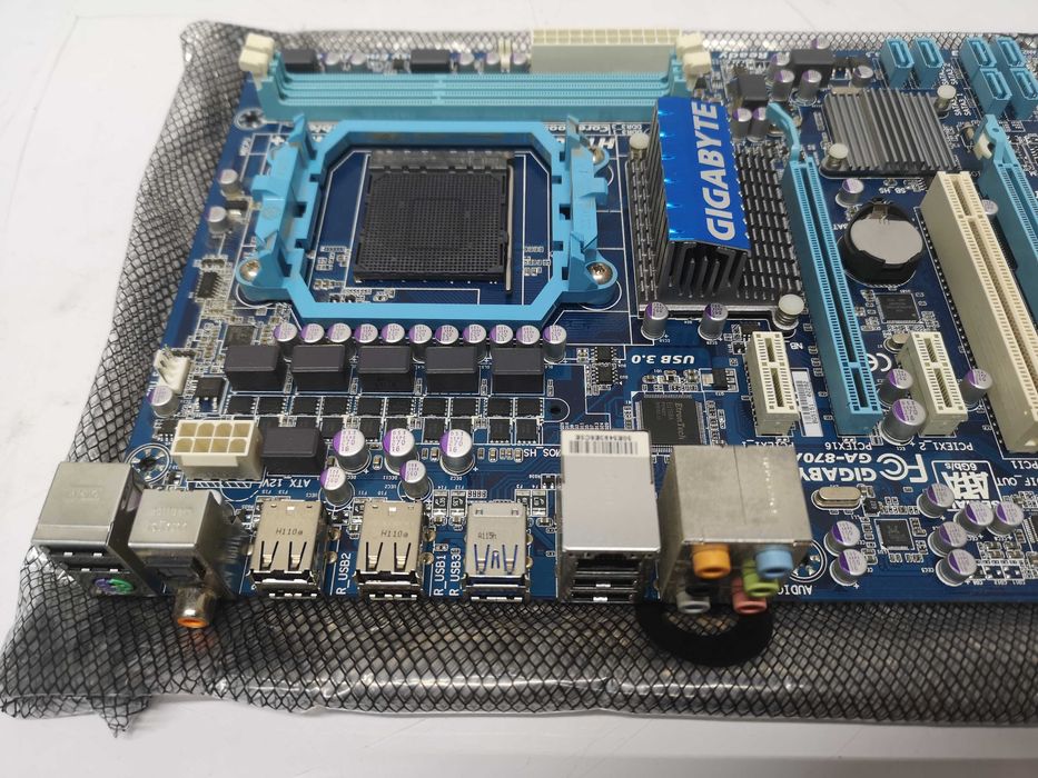 Дънна платка - GUGABYTE GA-870A0USB3L