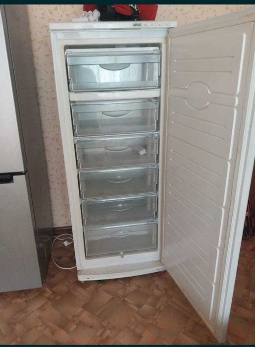 Продам морозильник.