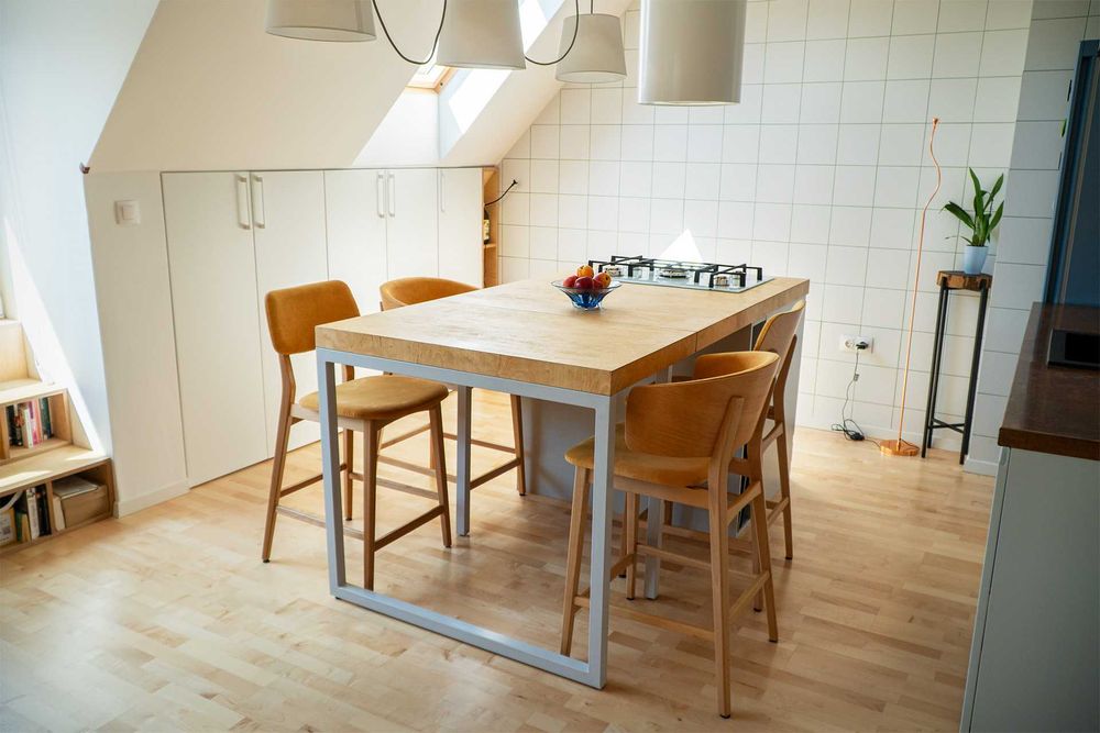 Дава се под наем Двустаен апартамент в София, Център - 70 кв.м за 997.05 € - Снимка #1