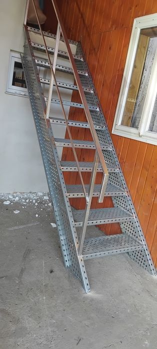 Scara zincate la comanda în toată tara oferim și montaj