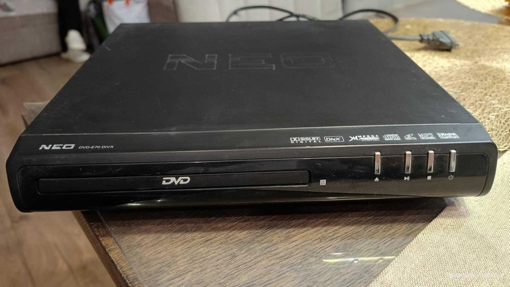 DVD плейър NEO E70 divx с дистанционно