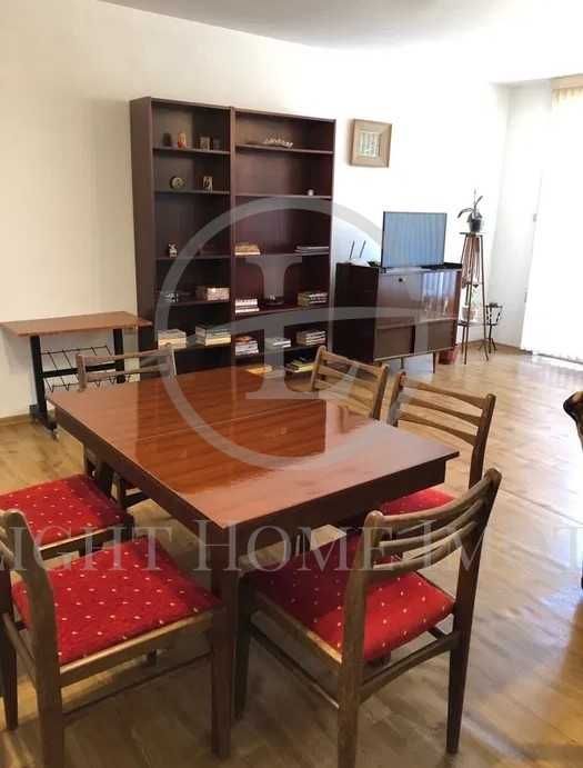 Продава се Тристаен апартамент в Пловдив, Кючук Париж - 110 кв.м за 2082 €/кв.м - Снимка #2
