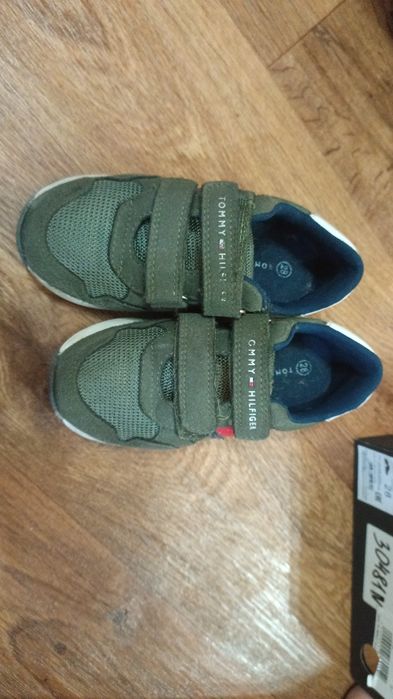 Продам кроссовки 28 размер