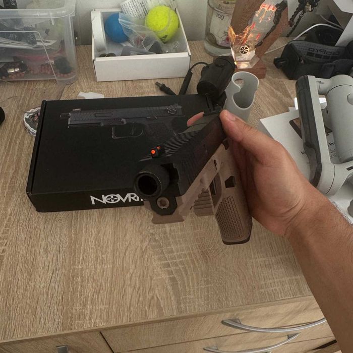 Pistol Novritsch SSE18 Gen2 + toc și platformă coapsă