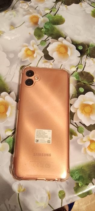 ,,, продам смартфон Самсунг а 04е