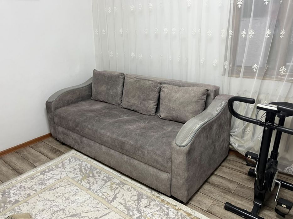 продам 2 дивана 2м и 1,5