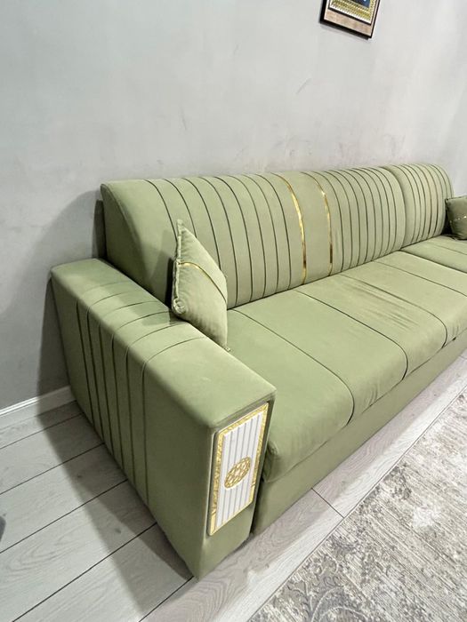 Продам диван в хорошем состояние