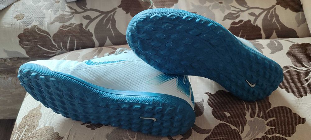 Бутонки тип стоножки Nike 36,5 номер