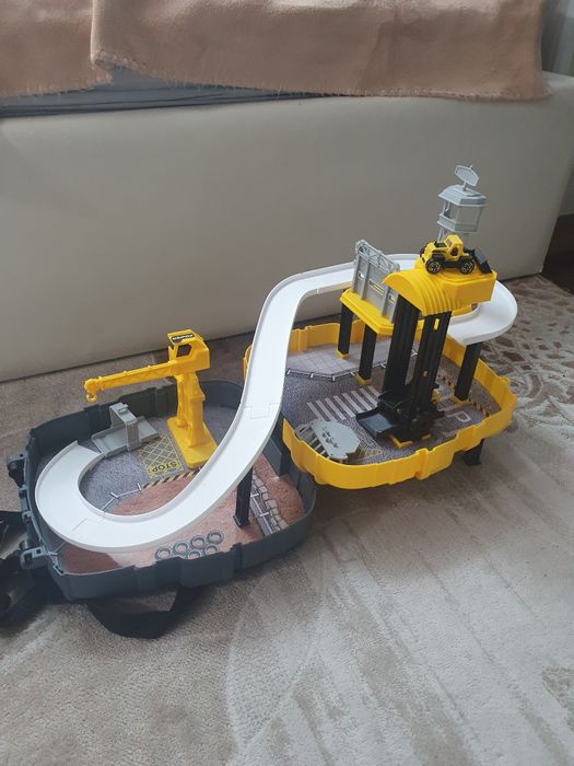 Продам игрушку Конструктор Баскпарк