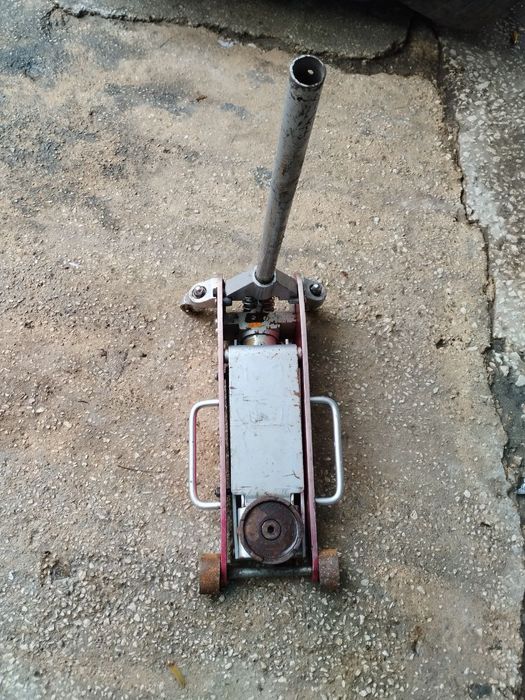 Алуминиев крик кола бус внос от Щатите  двубутакен