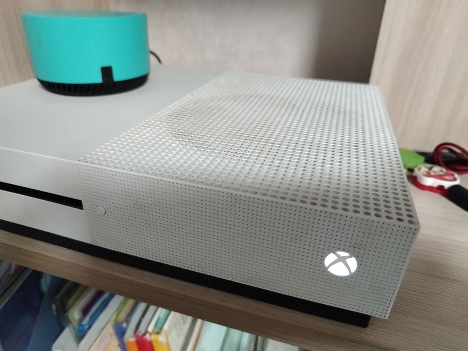 Xbox one s на 700 гб