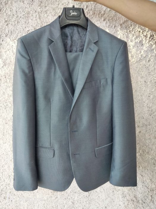 Продам классический костюм