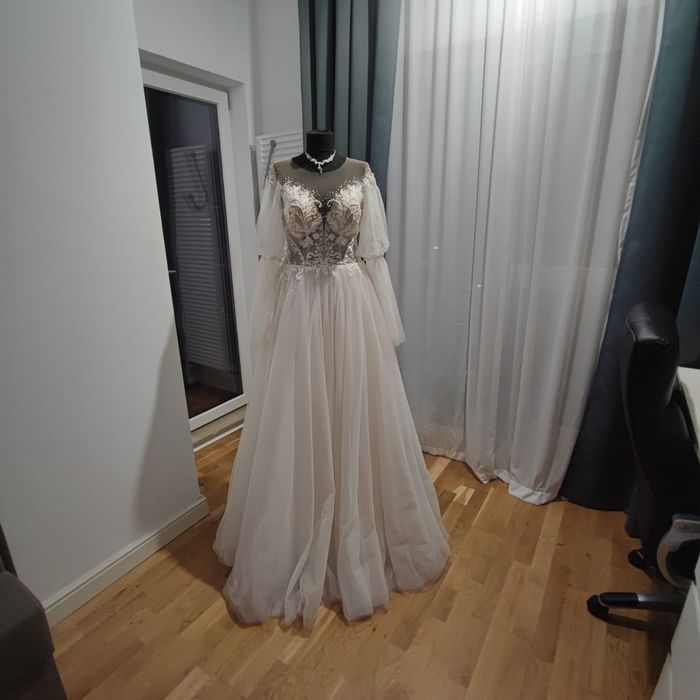 Vând rochie de mireasă
