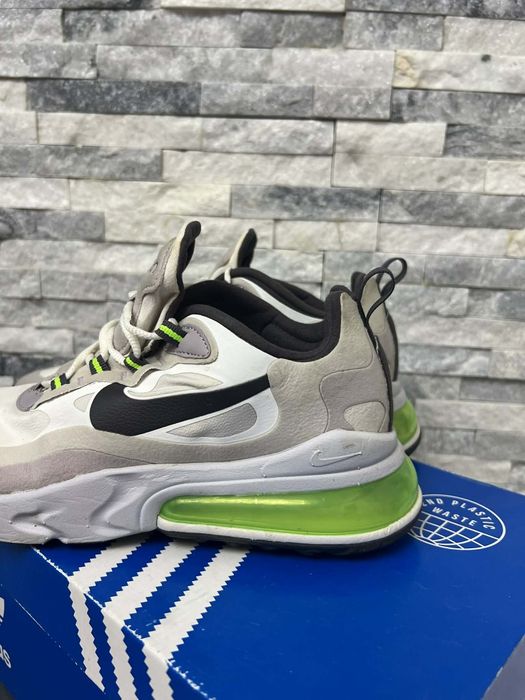 Nike Air Max 270 React.