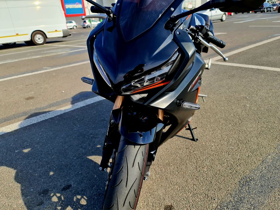 Vand Honda CBR 650R 2023 ca noua  2.600km