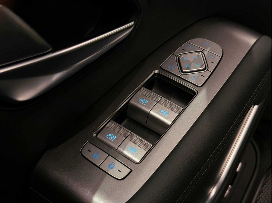 BYD Atto 8 Farg’ona Nalichiyada DM-P AWD Full complektasiya