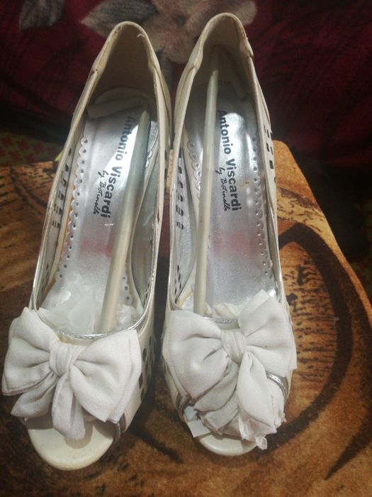 Vand pantofi de dama